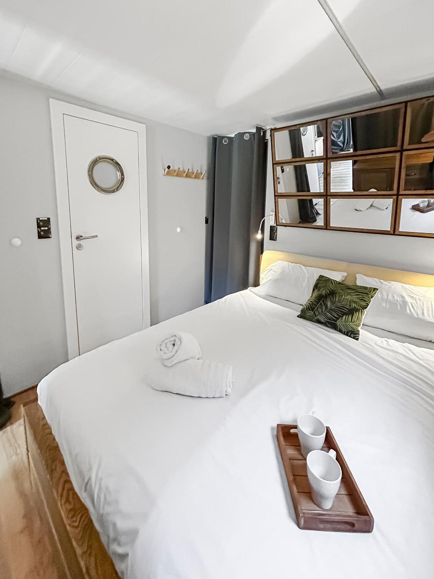 Sejour Unique Sur Un Bateau "Marius" Hotel Vauvert Bagian luar foto