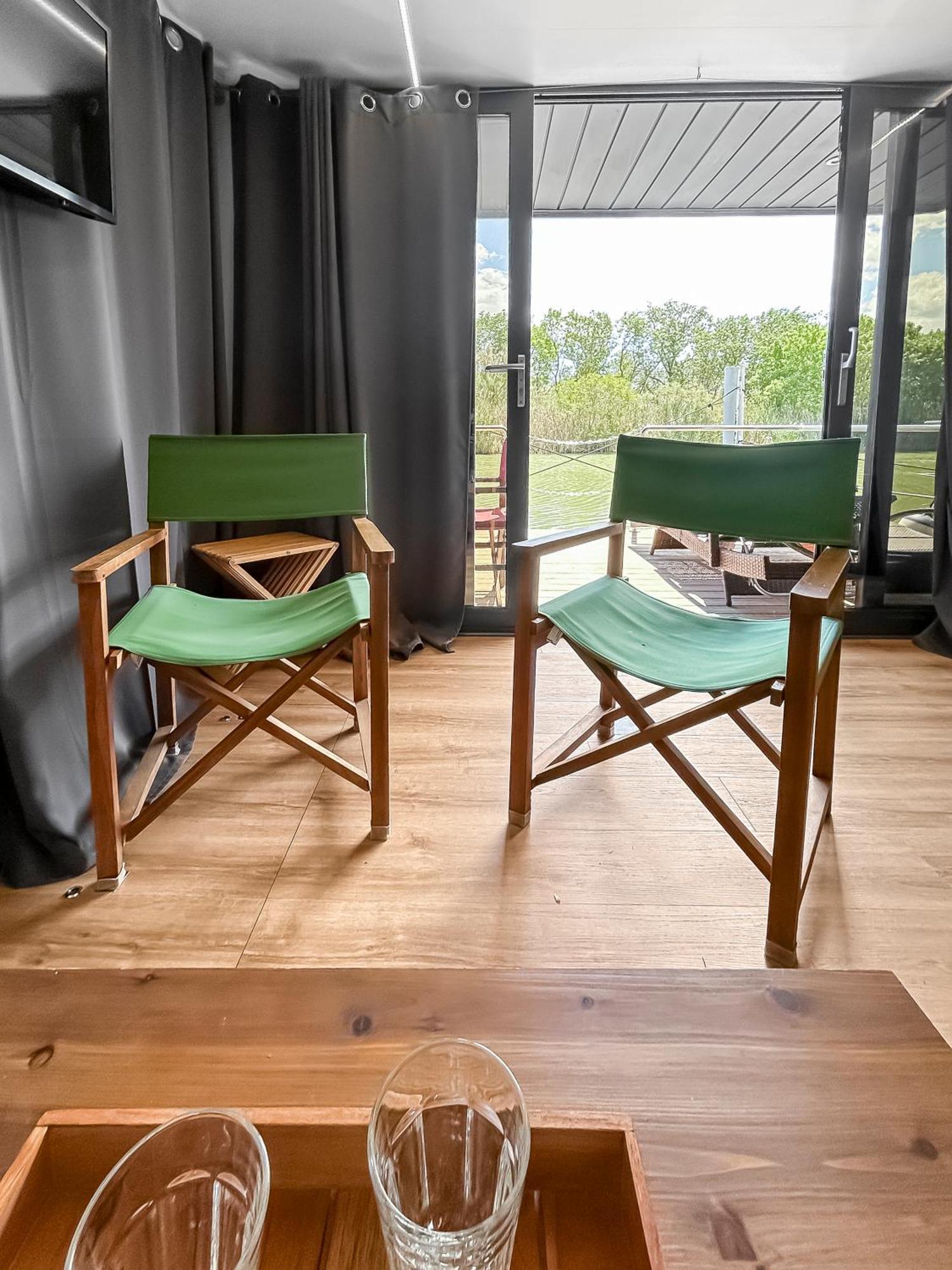 Sejour Unique Sur Un Bateau "Marius" Hotel Vauvert Bagian luar foto