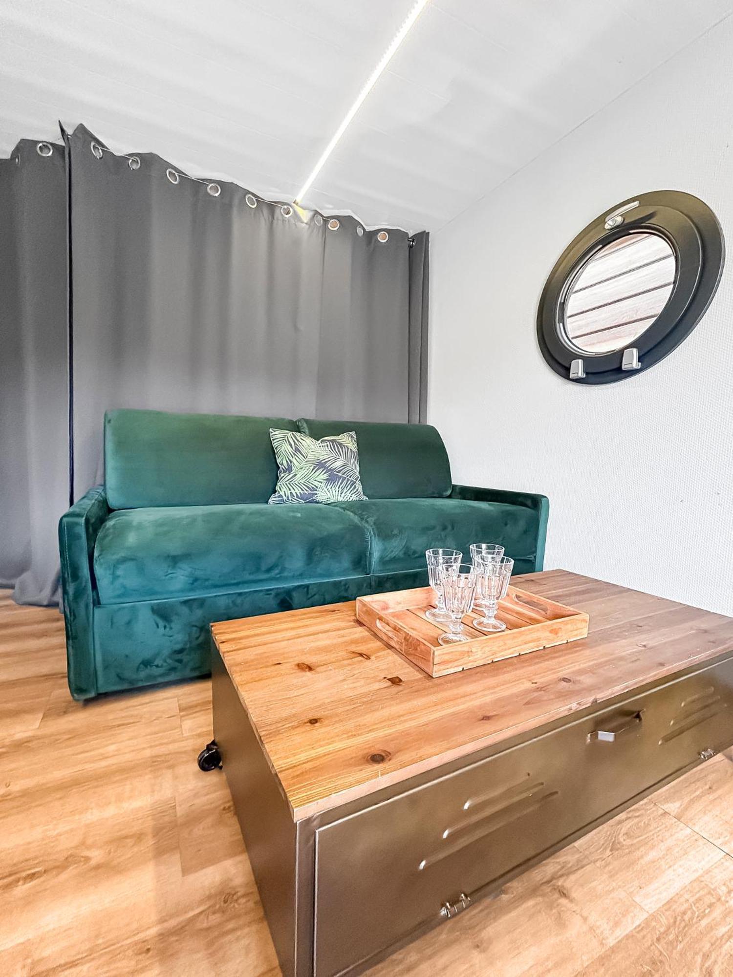 Sejour Unique Sur Un Bateau "Marius" Hotel Vauvert Bagian luar foto