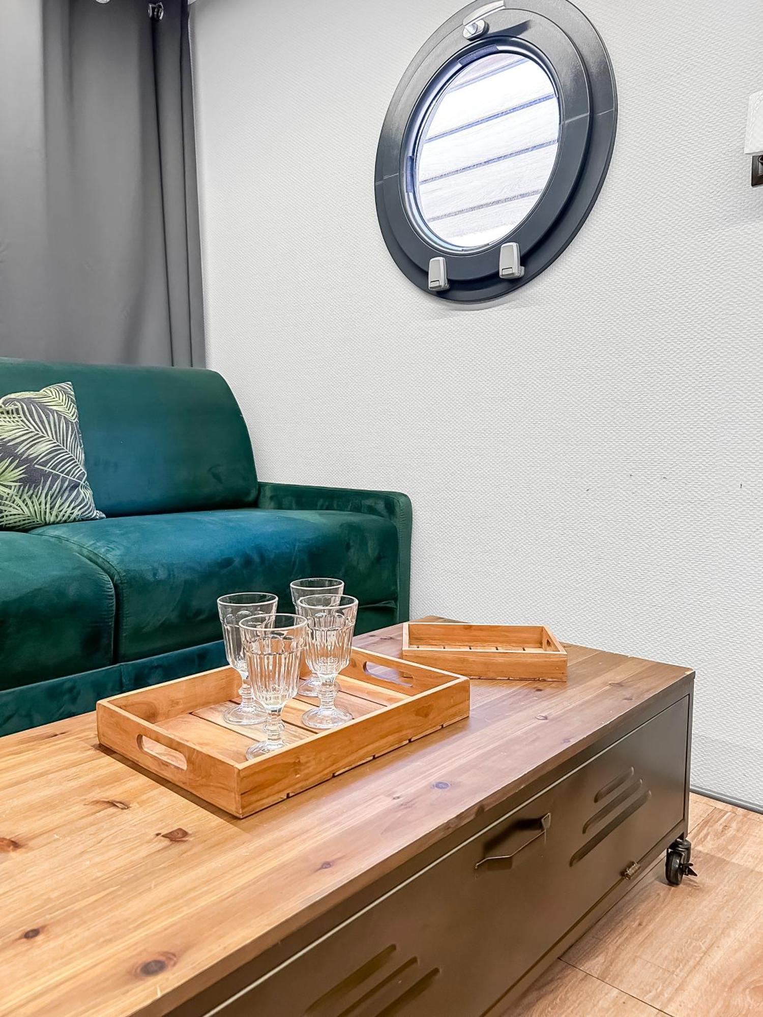 Sejour Unique Sur Un Bateau "Marius" Hotel Vauvert Bagian luar foto